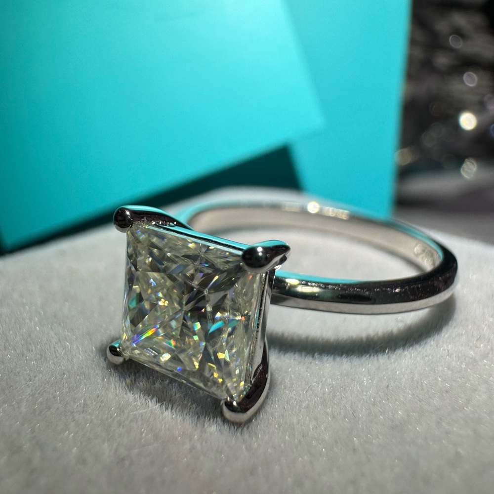 2CT MOISSANITE ENGAGEMENT RING PRINCESS CUT ITEM 222